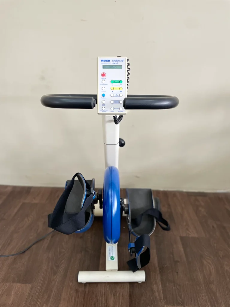 Motomed Viva 1 lábpedálos rehabilitációs készülék elölnézetben otthoni használatra